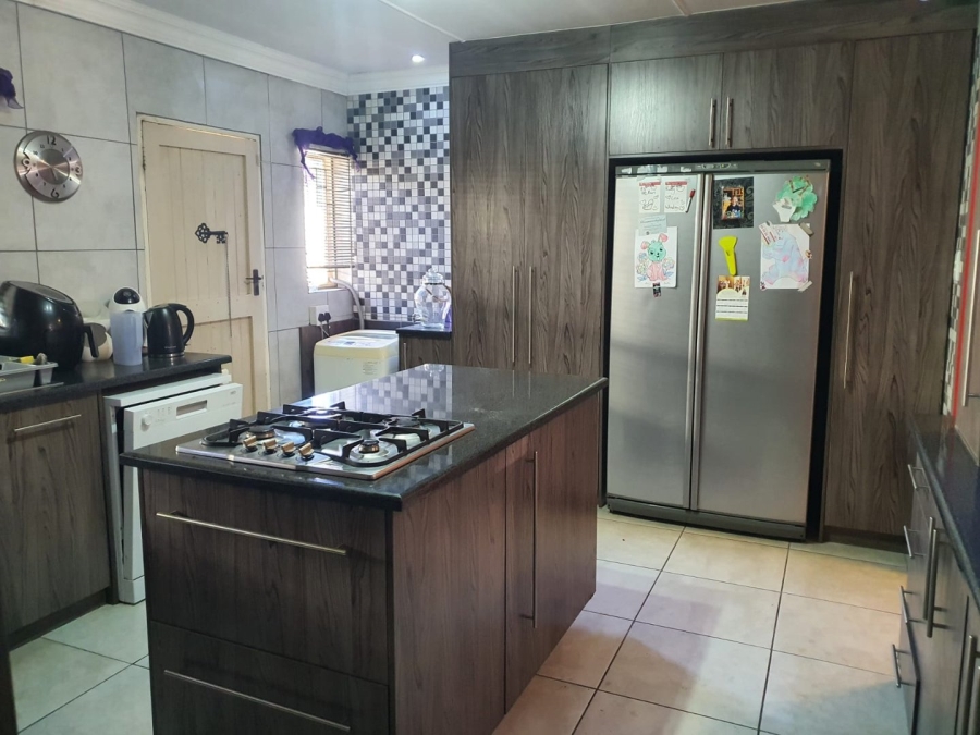 4 Bedroom Property for Sale in Generaal De Wet Free State